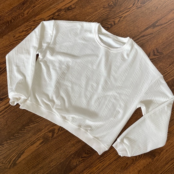 ZYIA White Textured Riley Sweatshirt Size S - Picture 2 of 5